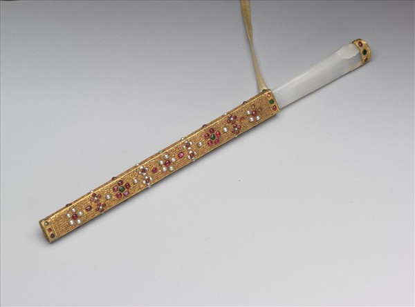 金嵌寶石帶頭朝帶