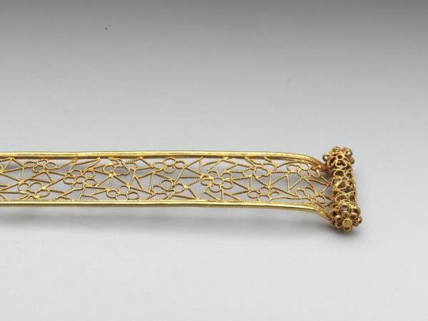 金纍絲冰梅紋扁方