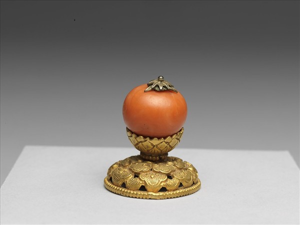 金鑲珊瑚吉服冠頂