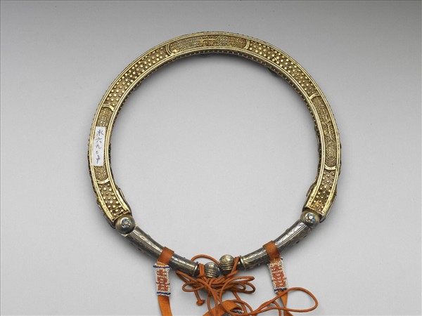 金點翠嵌珊瑚米珠領約