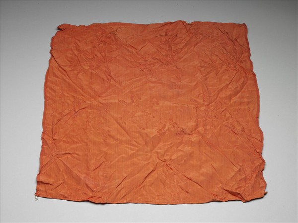 金點翠嵌珊瑚米珠領約