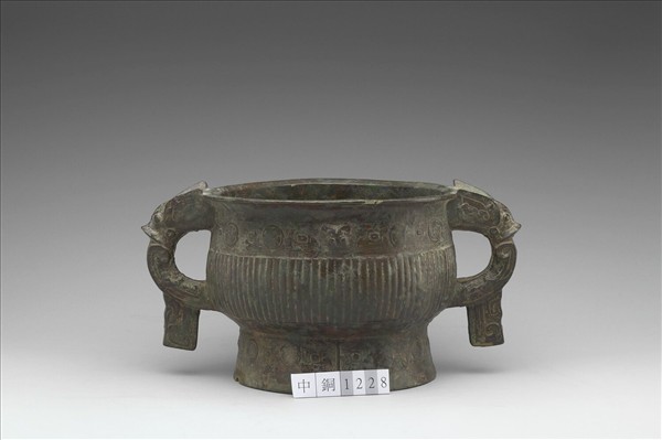 圓渦四瓣花紋簋