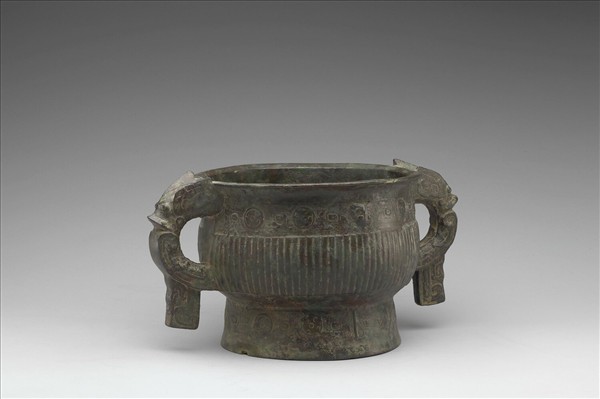 圓渦四瓣花紋簋