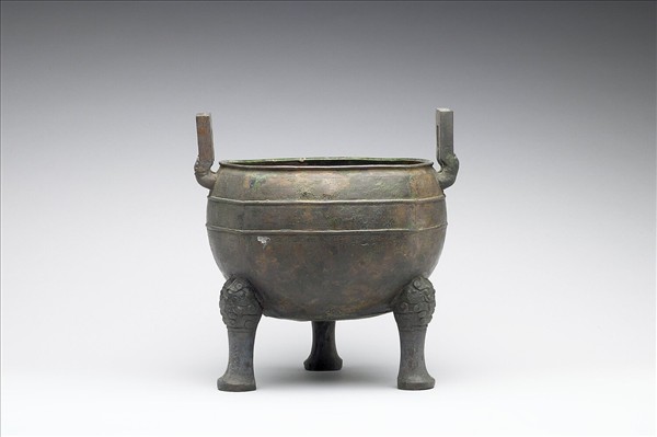 蟠虺紋鼎