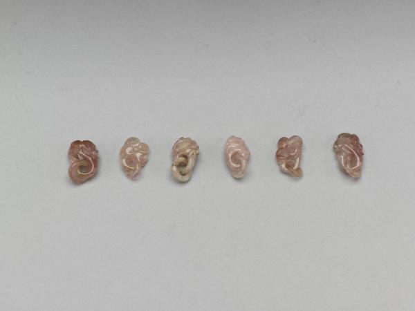 紅碧璽花籃墜角