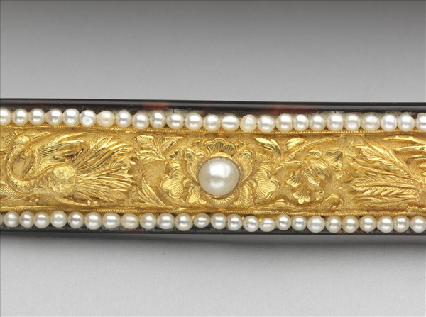 玳瑁鑲金鳳紋扁方