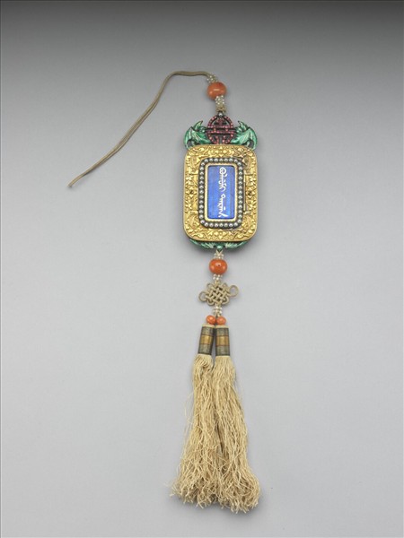 內填琺瑯嵌珠西洋人物齋戒牌