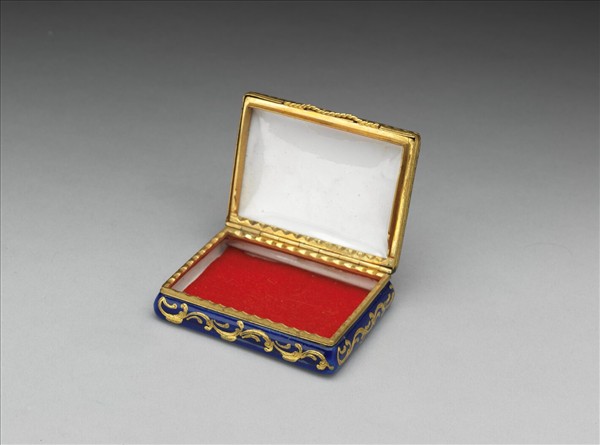 銅胎畫琺瑯鼻煙盒