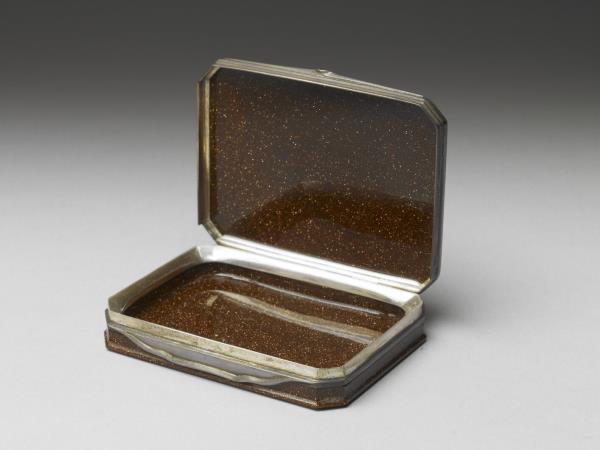 銀嵌金星玻璃鼻煙盒