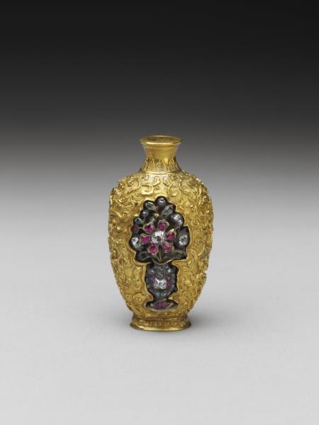 金嵌寶石鼻煙壺