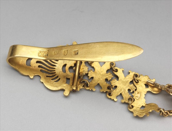 腰鍊式金鑲掛錶玻璃鼻煙壺