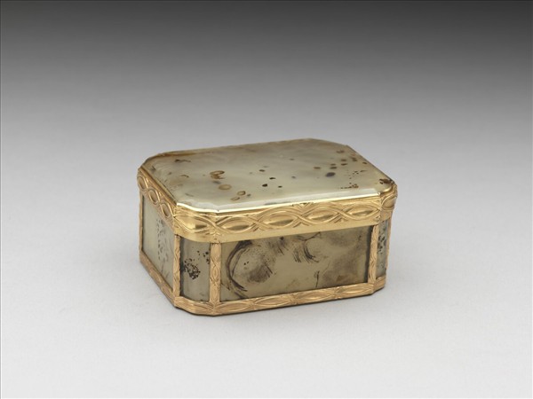 玉髓嵌金鼻煙盒