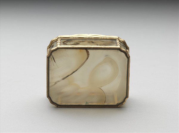 玉髓嵌金鼻煙盒