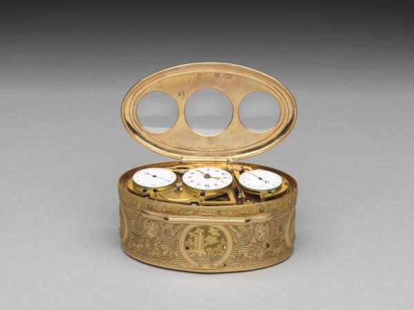 金雕多功能鼻煙盒