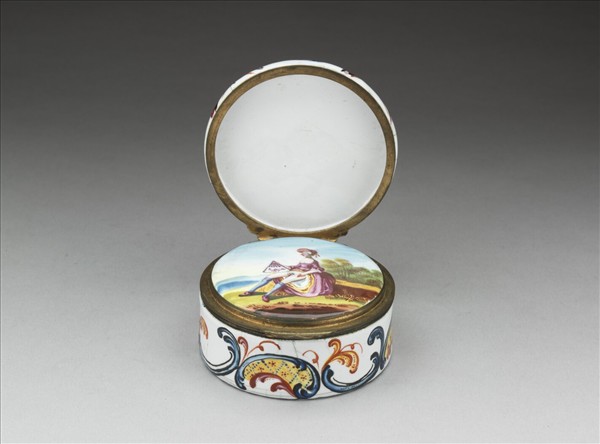銅胎畫琺瑯雙層蓋鼻煙盒