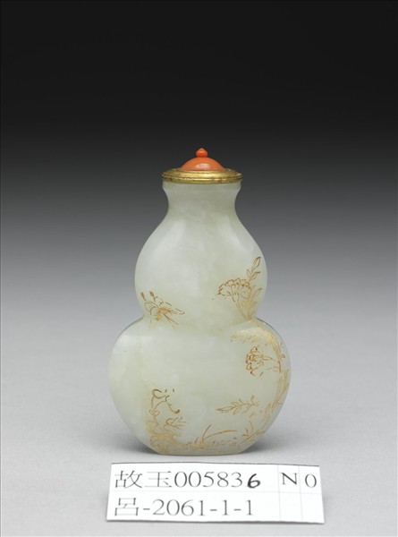 玉描金花蝶葫蘆鼻煙壺