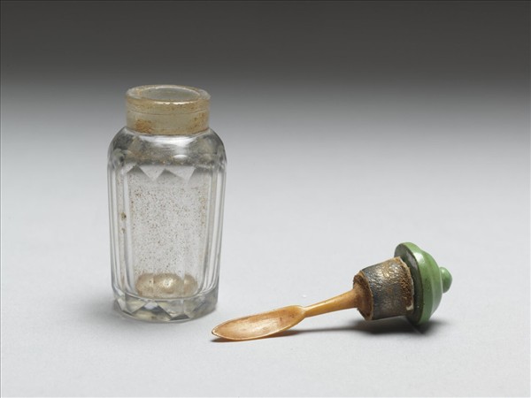 透明玻璃磨花鼻煙壺