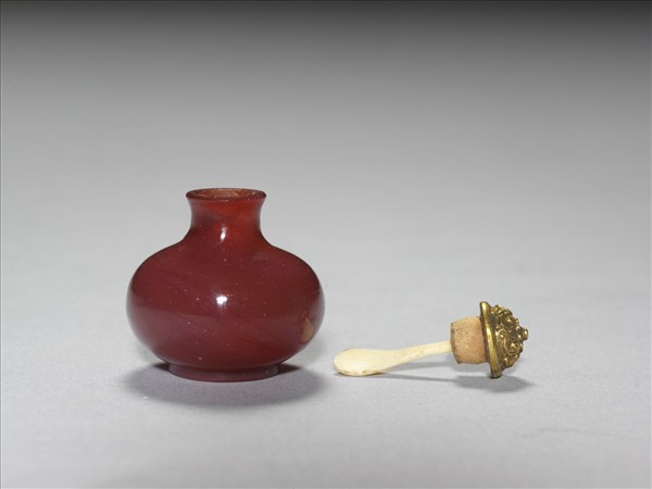 紅色玻璃鼻煙壺