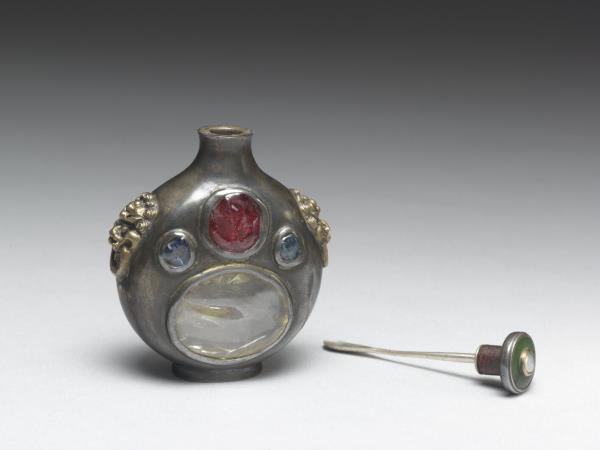 銀胎畫琺瑯西方仕女鼻煙壺