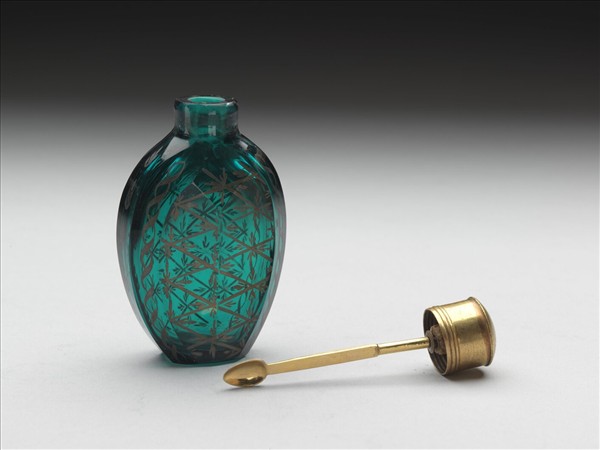 綠色玻璃描銀鼻煙壺