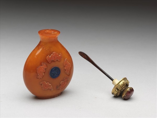 蜜蠟五福捧壽鼻煙壺