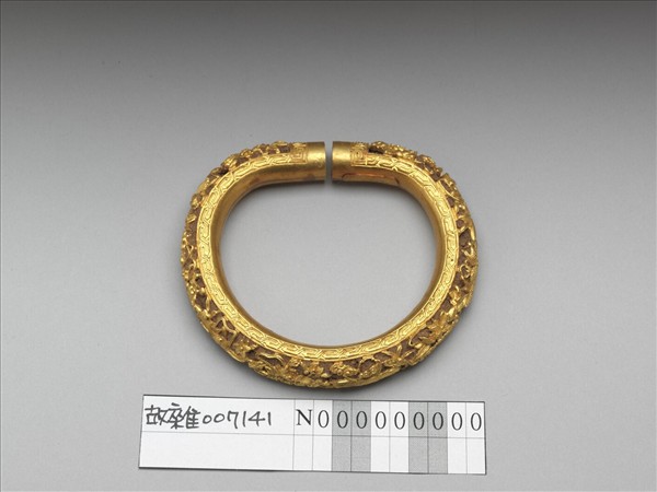 金雕花卉紋填茄楠木香料鐲