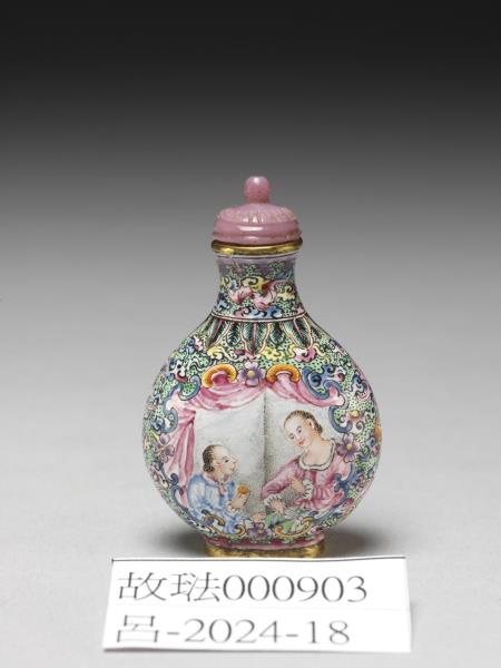 銅胎畫琺瑯西洋人物圖鼻煙壺- 故宮