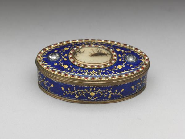 銅胎內填琺瑯嵌瑪瑙珍珠鼻煙盒