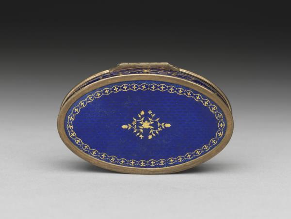 銅胎內填琺瑯嵌瑪瑙珍珠鼻煙盒