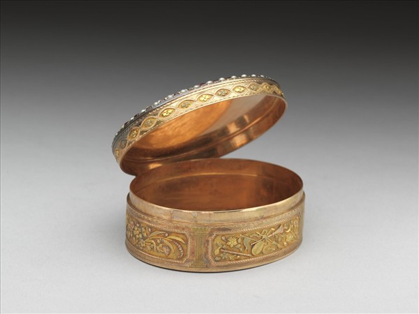 鍍金畫琺瑯孔雀嵌珠寶鼻煙盒