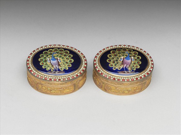 鍍金畫琺瑯孔雀嵌珠寶鼻煙盒