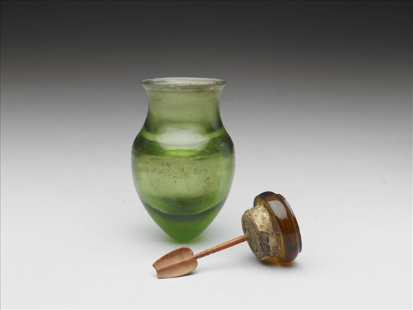 橄欖綠色玻璃鼻煙壺