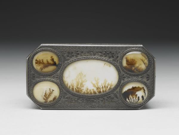 銀雕嵌瑪瑙八方鼻煙盒