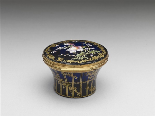 深藍玻璃描金畫琺瑯盒