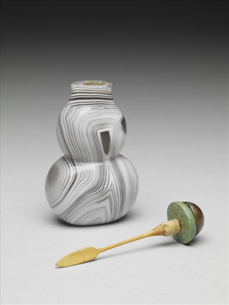 纏絲瑪瑙葫蘆鼻煙壺