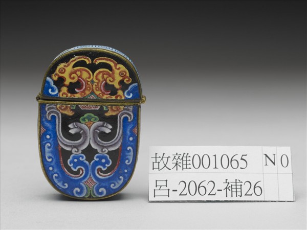 帶銅胎畫琺瑯黑地夔龍紋套匣