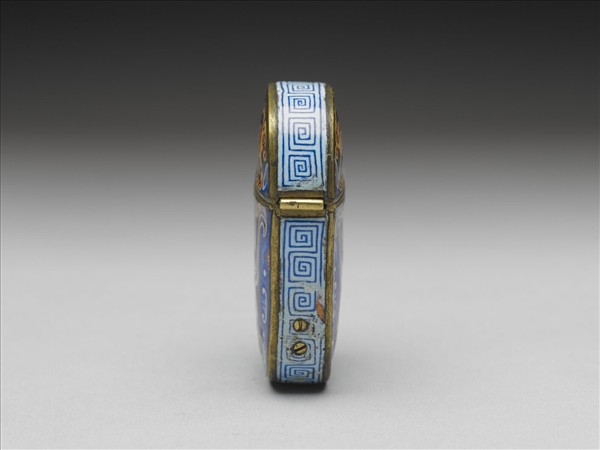 帶銅胎畫琺瑯黑地夔龍紋套匣