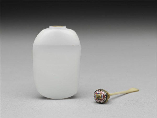 帶銅胎畫琺瑯黑地夔龍紋套匣