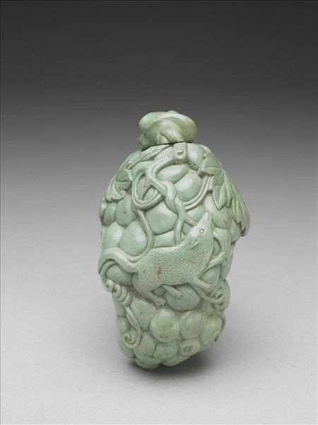 松石葡萄松鼠鼻煙壺