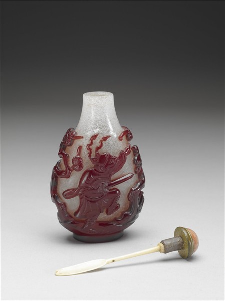 霏雪地套紅玻璃鍾馗鼻煙壺