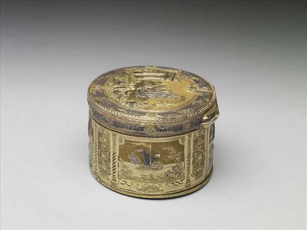 金雕音樂鼻煙盒