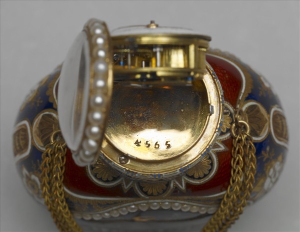 金胎畫琺瑯嵌珠錶蓋鼻煙壺