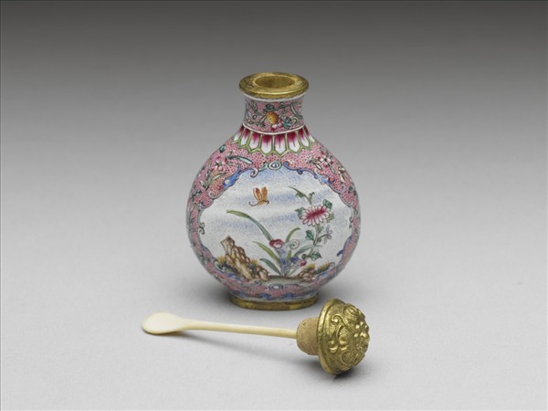 銅胎畫琺瑯花石蜻蜓鼻煙壺