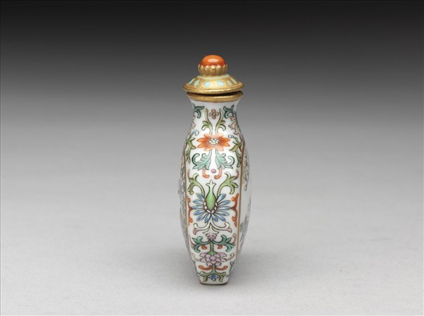 粉彩玉堂富貴鼻煙壺