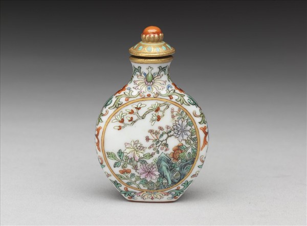 粉彩玉堂富貴鼻煙壺