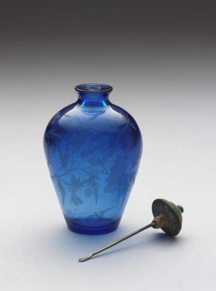 藍色透明玻璃刻花鼻煙壺