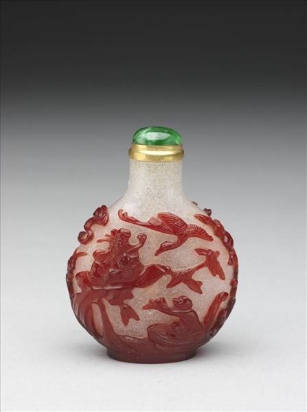 霏雪地套紅玻璃仙人鼻煙壺