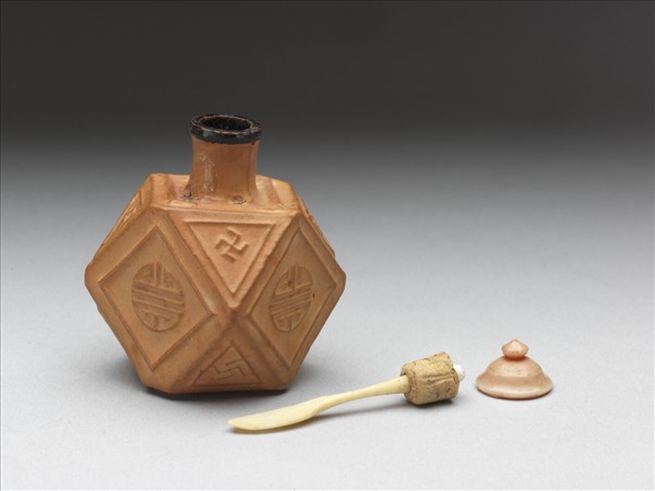 葫蘆萬壽多角形鼻煙壺