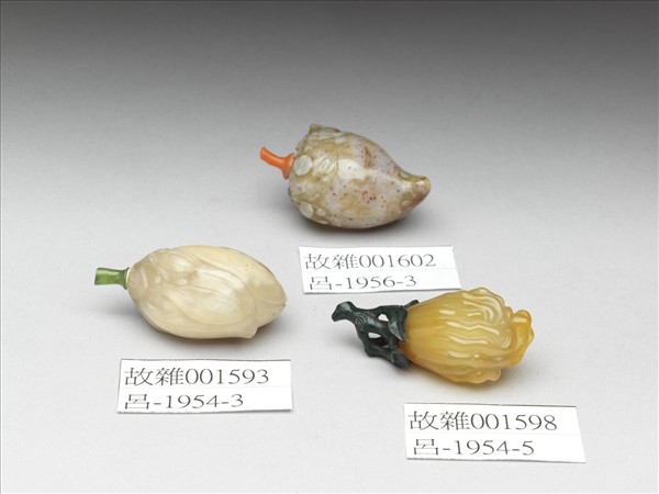 玉髓佛手鼻煙壺