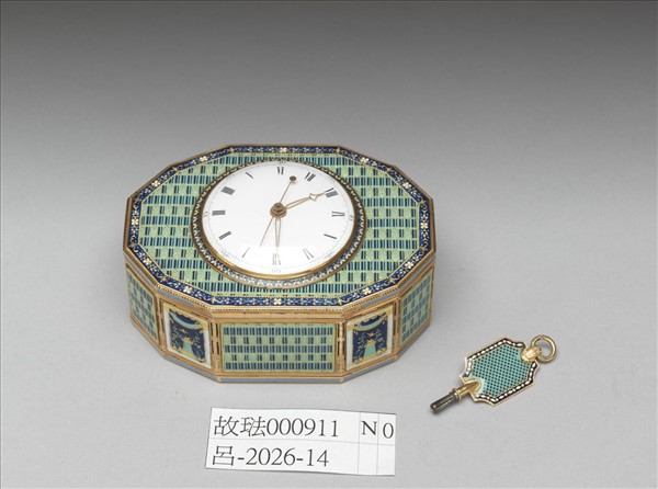 金胎畫琺瑯鑲錶音樂鼻煙盒
